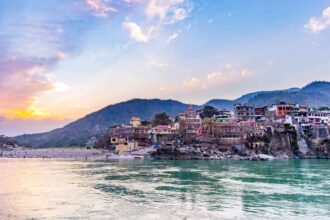 Explore the Ultimate Destinations in Rishikesh: A Traveler's Guide
