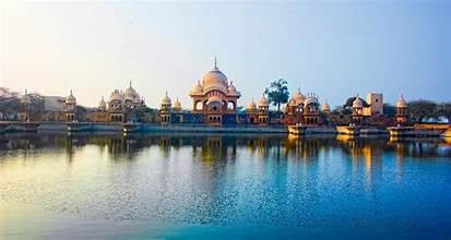 Discover the Top Tourist Destinations in Uttar Pradesh that Rival International Wonders